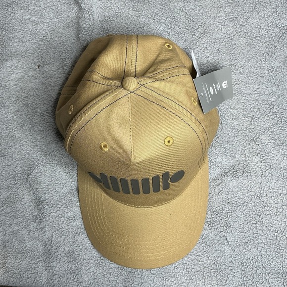 Jeep Adjustable Strap Back Baseball Hat Khaki And Brown Cap MWT - Picture 3 of 6